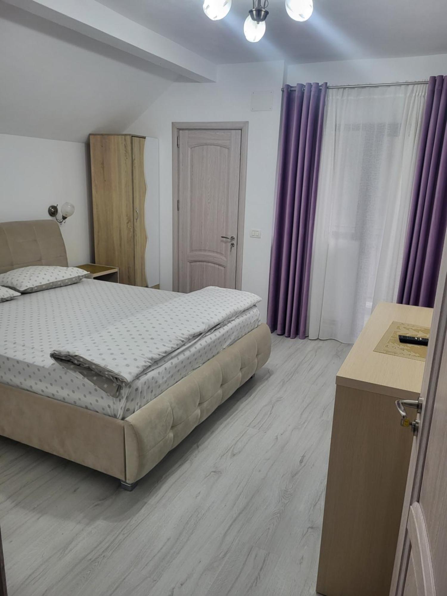 Vila Mae Star Curtea de Argeş Exteriér fotografie