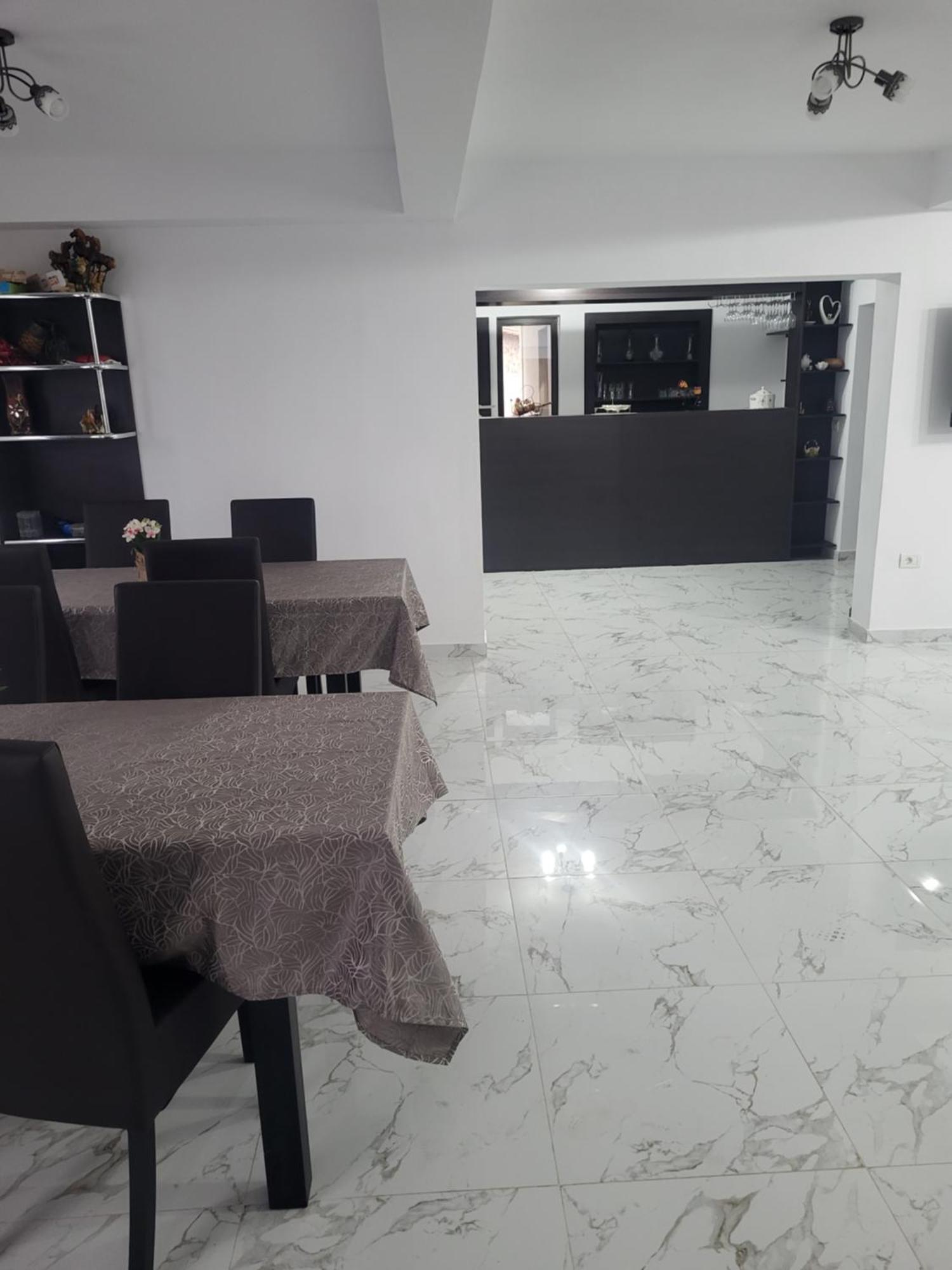 Vila Mae Star Curtea de Argeş Exteriér fotografie