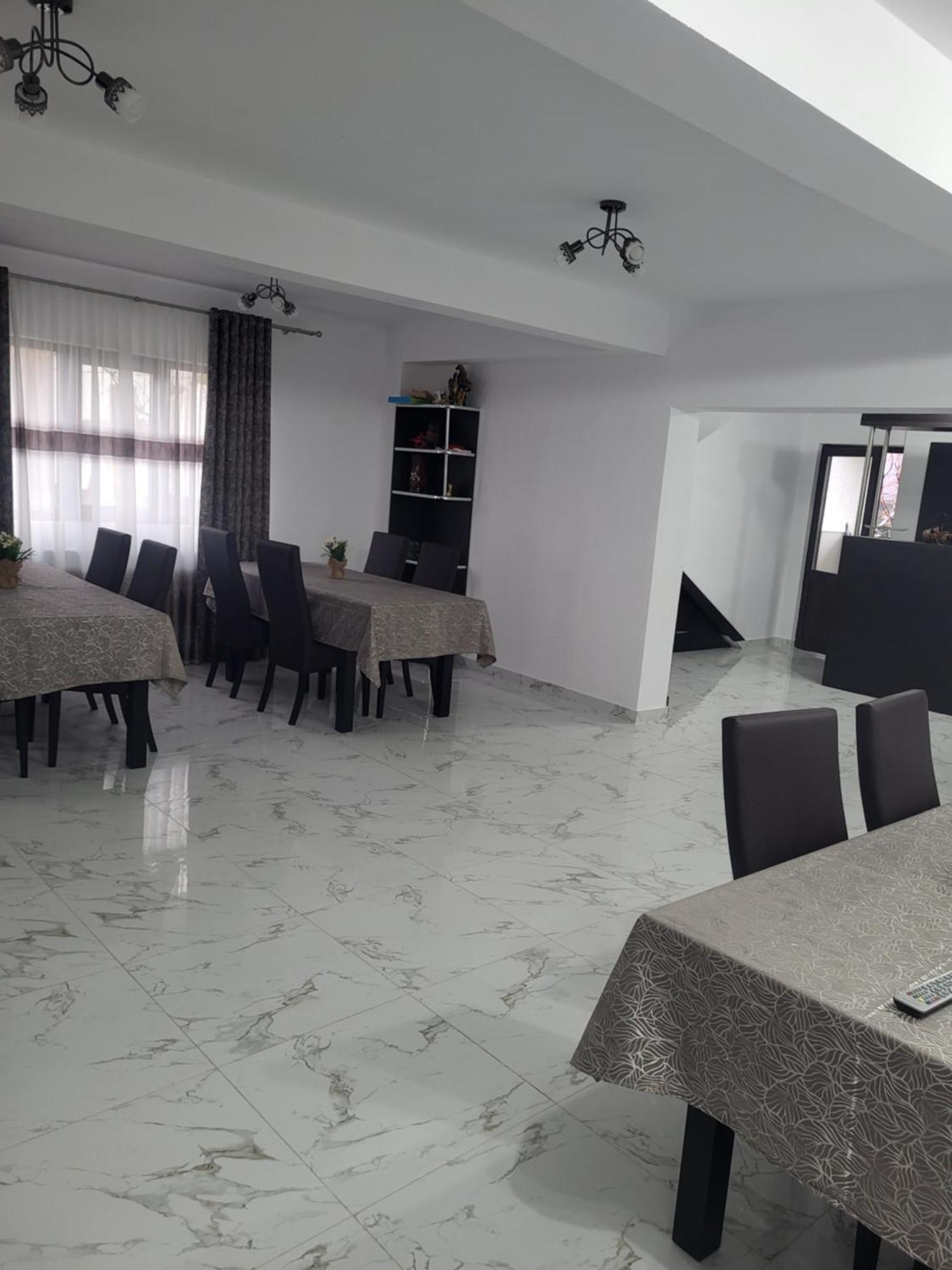 Vila Mae Star Curtea de Argeş Exteriér fotografie